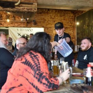 Stockport Beards Meet - May 2019 - Eleanor picks a raffle ticket!